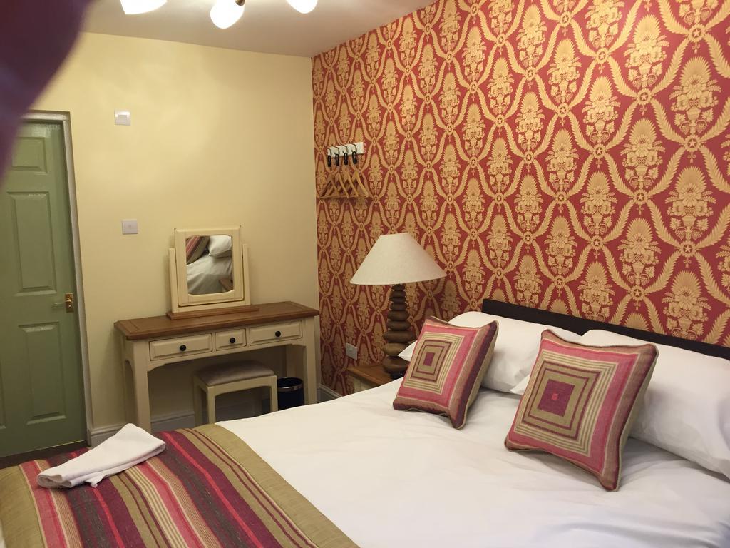 The Talbot Hotel Cleobury Mortimer المظهر الخارجي الصورة