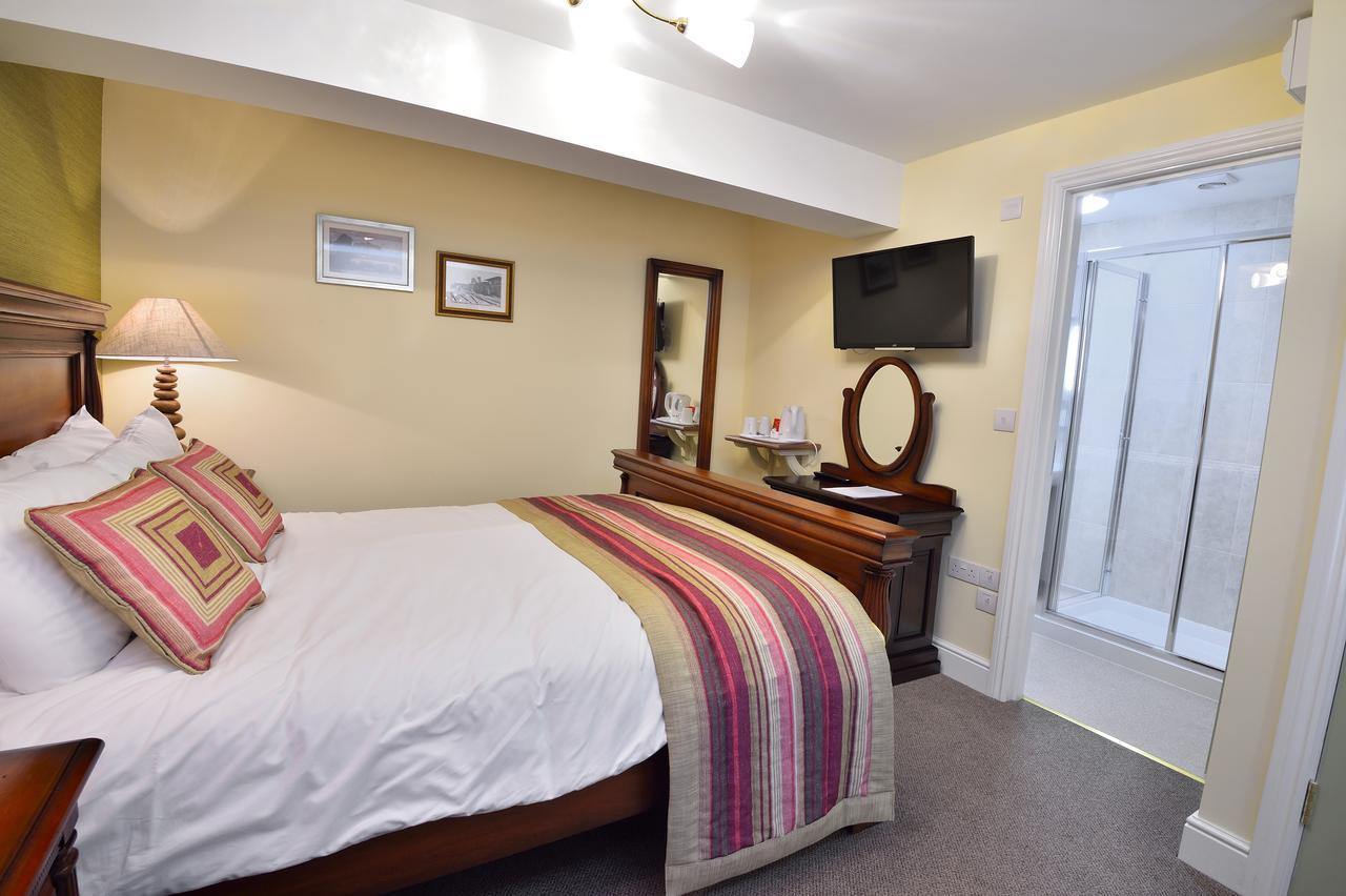 The Talbot Hotel Cleobury Mortimer المظهر الخارجي الصورة