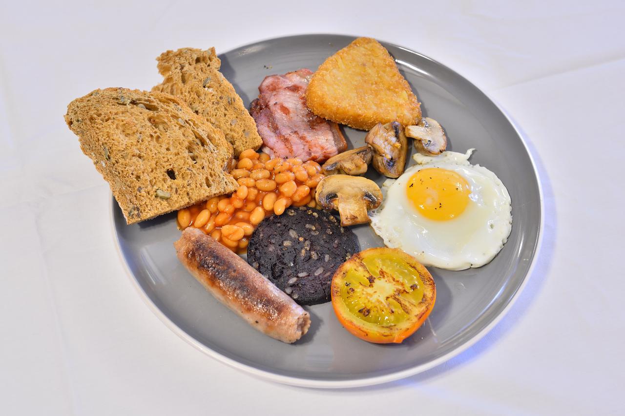 The Talbot Hotel Cleobury Mortimer المظهر الخارجي الصورة